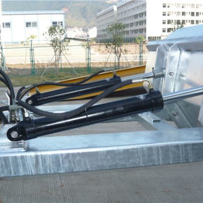 กลไกการล็อคในเชิงบวกที่ใช้งานง่าย ห่วงโซ่ความปลอดภัยยึดสิ่งที่กระโดดเพื่อจัดการยานพาหนะ รอยตะเข็บป้องกันการรั่วไหล ช่องเปิดลึกพิเศษ ริมฝีปากด้านบนเกิดขึ้น 2 "เคลือบฟันสีน้ำเงินที่มีความไวสูง